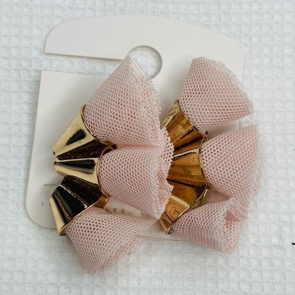 Ettika Revolve Mesh Tulle Earrings Color Gold - Picture 2 of 4
